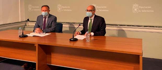 El diputado de Medio Ambiente, Román Hernández y el presidente de la Diputación de Salamanca, Javier Iglesias.