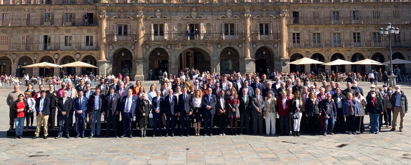 Un total de 17 instituciones y entidades firman un manifiesto en defensa de las conexiones ferroviarias de Salamanca  