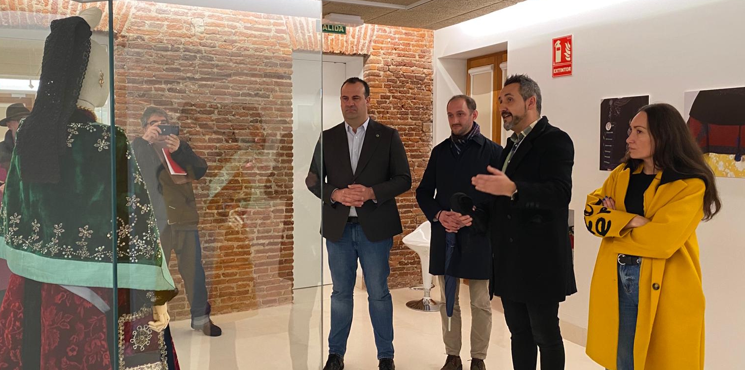 Presentación de la exposición Oro en paño